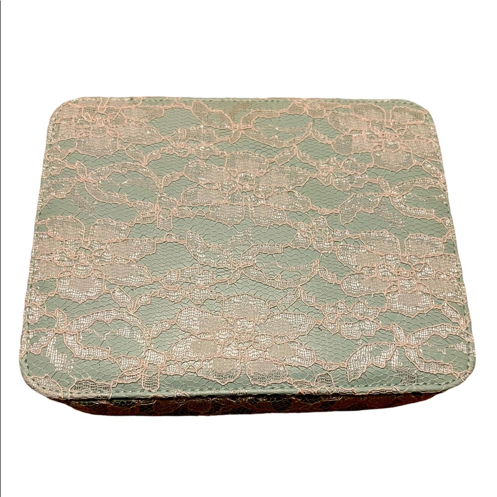 Charming Charlie Travel Jewelry Case (Never Used)